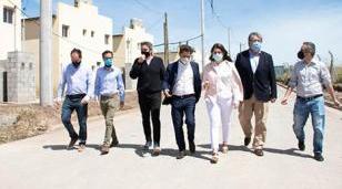 Kicillof, Fern&aacute;ndez y kirchner entregaron 364 viviendas en el barrio La Perla