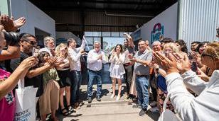 Moreno reinaugur&oacute; el Mercado Municipal Cuartel V con m&aacute;s locales y beneficios