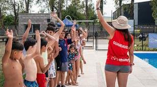 Moreno abri&oacute; la temporada de verano en el Polideportivo Diego Armando Maradona