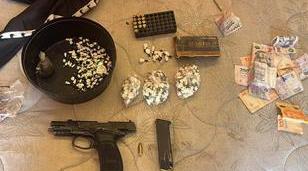 Detienen a un hombre armado con coca&iacute;na en Moreno Norte