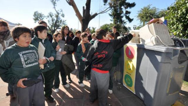 Alumnos toman conciencia sobre la recolección de residuos electrónicos
