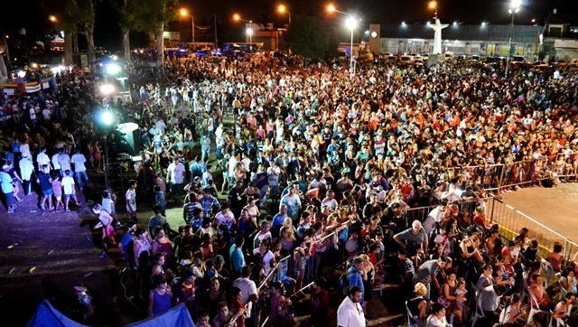 Multitudinario festejo de los “Carnavales 2016” en plaza Buján