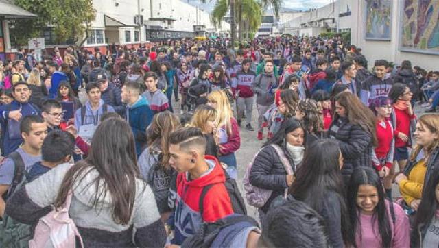 Miles de estudiantes pasan por la Feria Educativa de la UNLaM