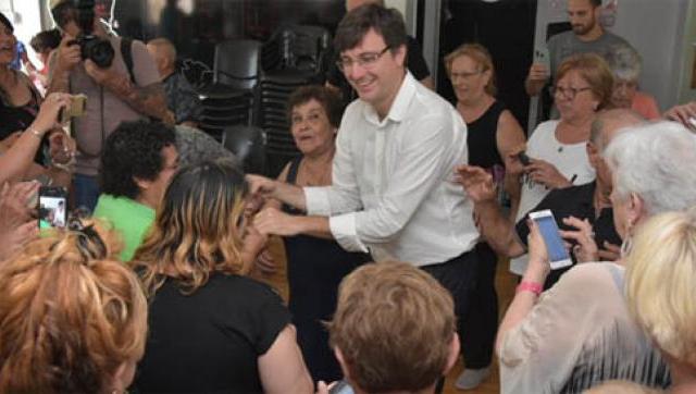 Ghi visitó la colonia de verano de adultos mayores