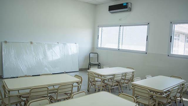 Nuevos mobiliarios para escuelas públicas de Moreno