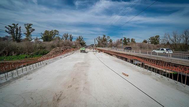 Continúa la obra del nuevo puente en la Av. Néstor Kirchner