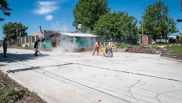 Continúan las obras de pavimentación en la calle Nicaragua de La Reja