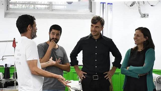 Morón entregó un subsidio a la cooperativa Textil Filomena