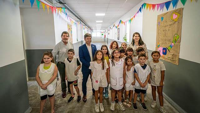 Mariel Fernández y Axel Kicillof inauguraron la escuela N°83 en La Reja  