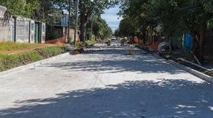 Continúan la obra de pavimentación en Barrio Parque Trujui