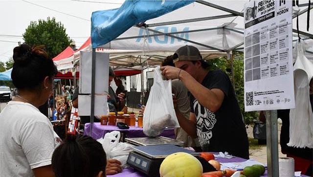 Los Mercados Bonaerenses siguen recorriendo los barrios del distrito